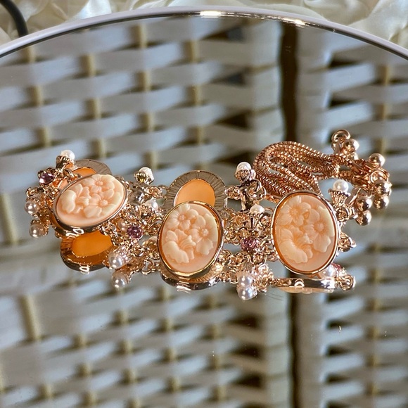 Pink Color Resin Pink Austrian Crystal & Simulated Pearl Bolo Bracelet Rosetone - Picture 3 of 14